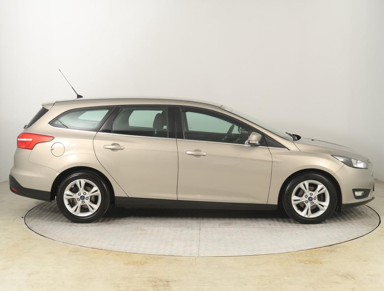 2016 Ford FOCUS - 8