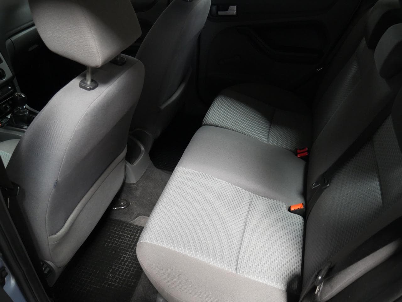 2006 Ford FOCUS - 10