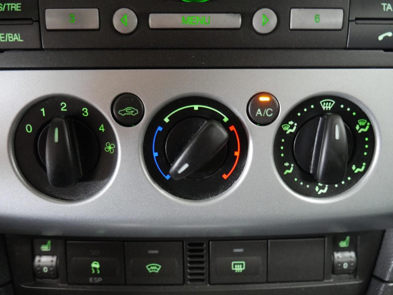 2006 Ford FOCUS - 17