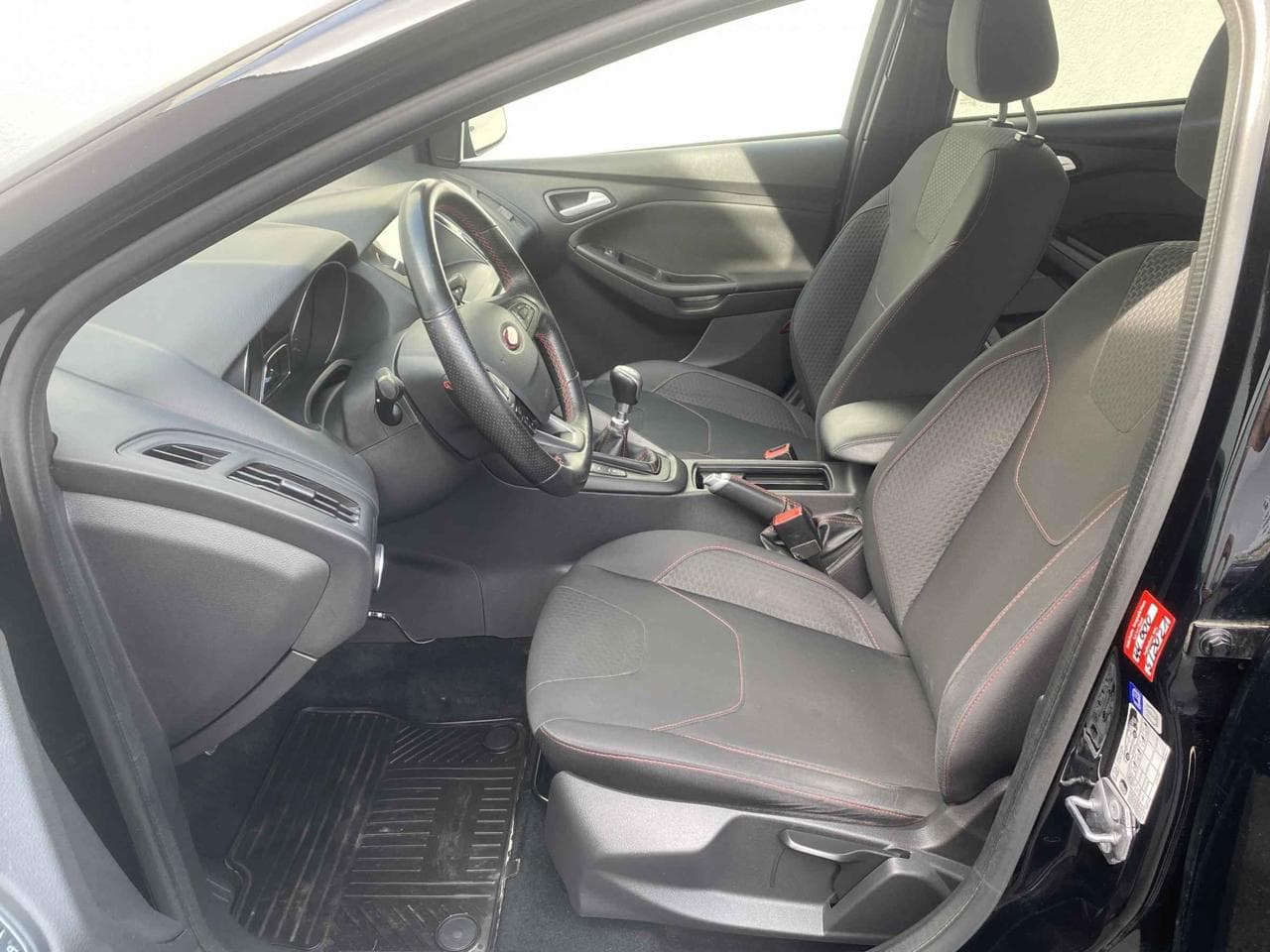 2017 Ford FOCUS - 11
