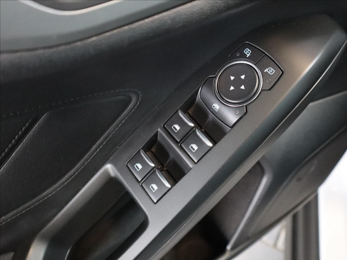 2019 Ford FOCUS - 19