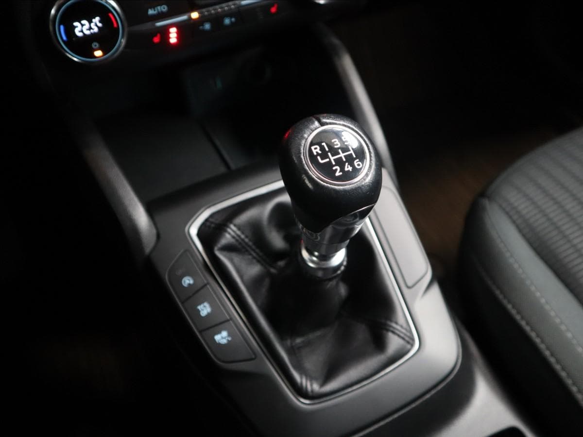 2019 Ford FOCUS - 17