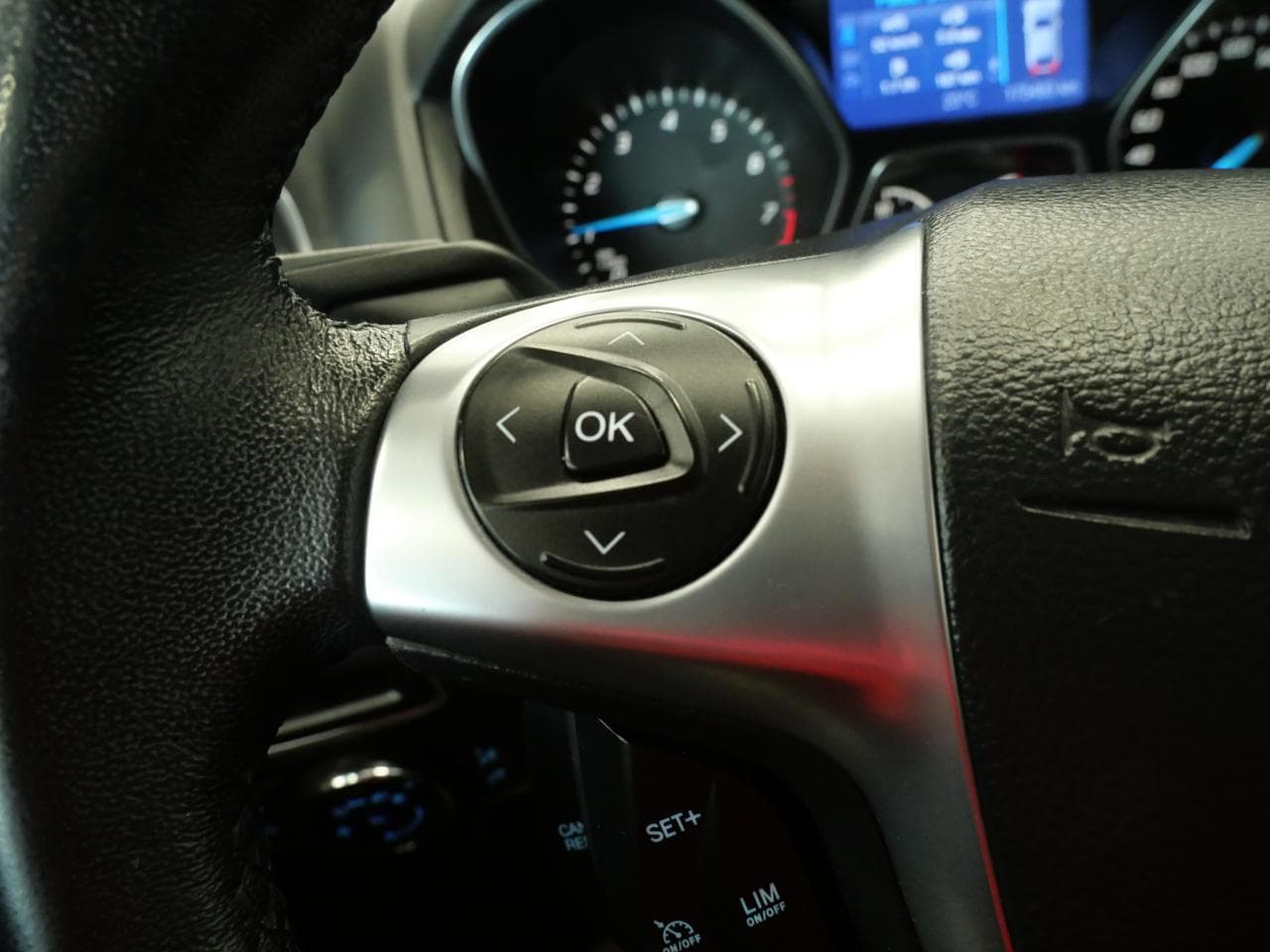 2012 Ford FOCUS - 25