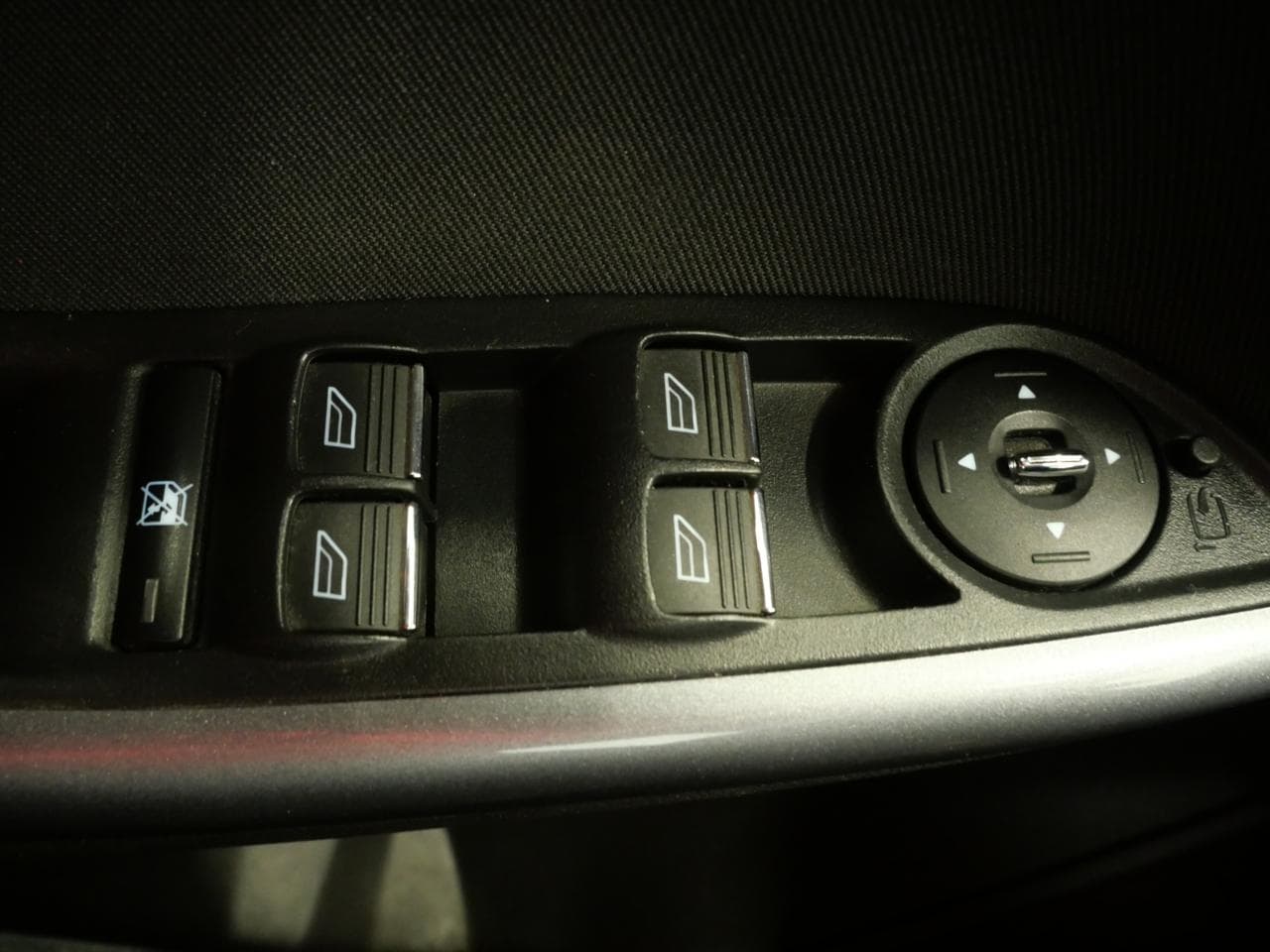 2012 Ford FOCUS - 23