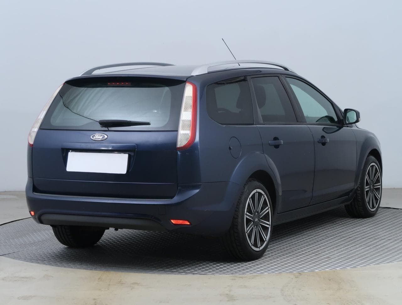 2010 Ford FOCUS - 7
