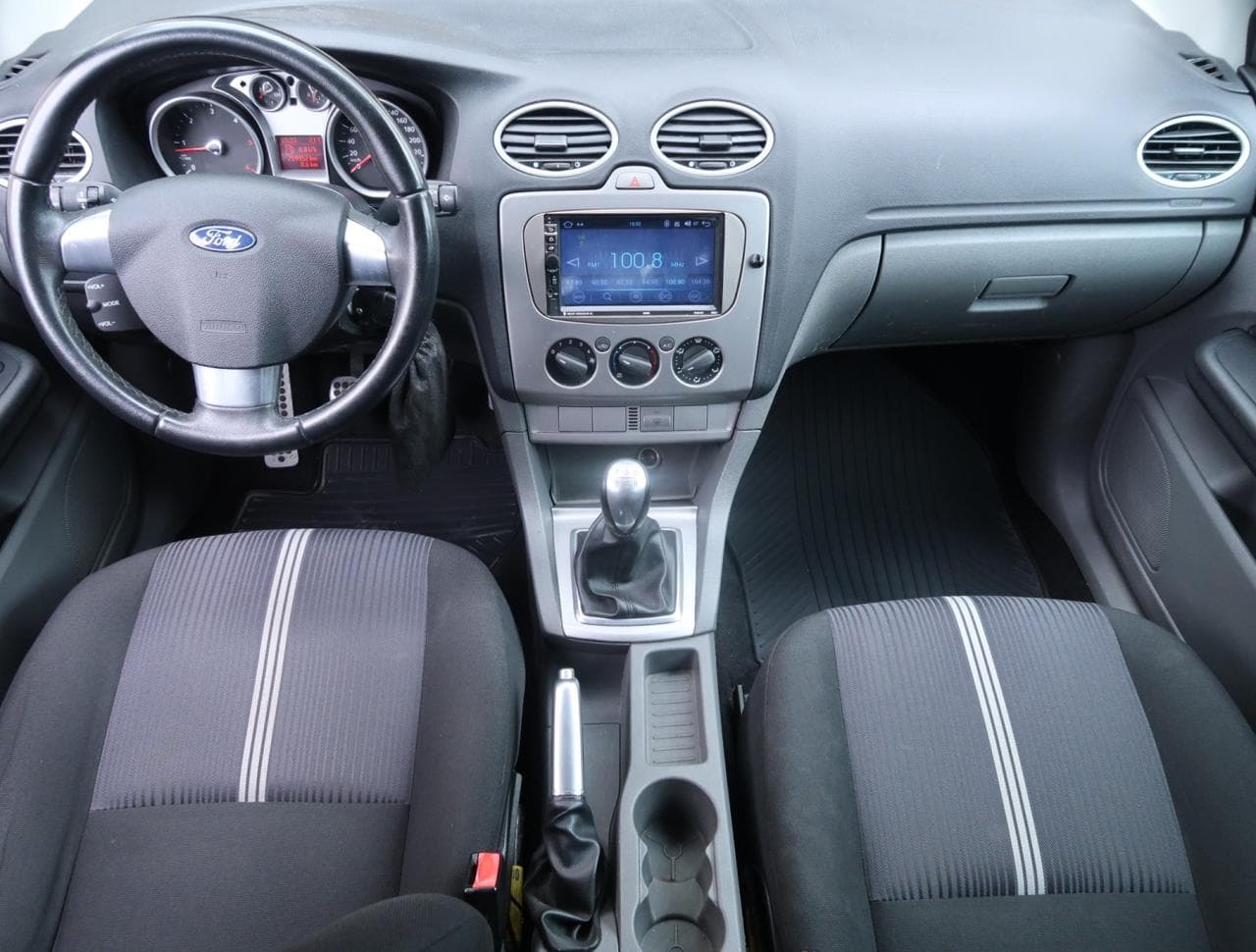 2010 Ford FOCUS - 10