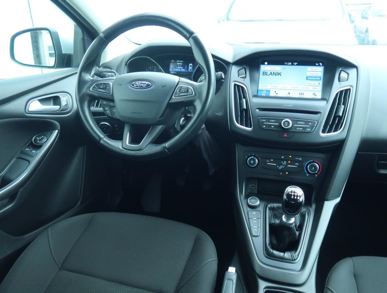 2018 Ford FOCUS - 15