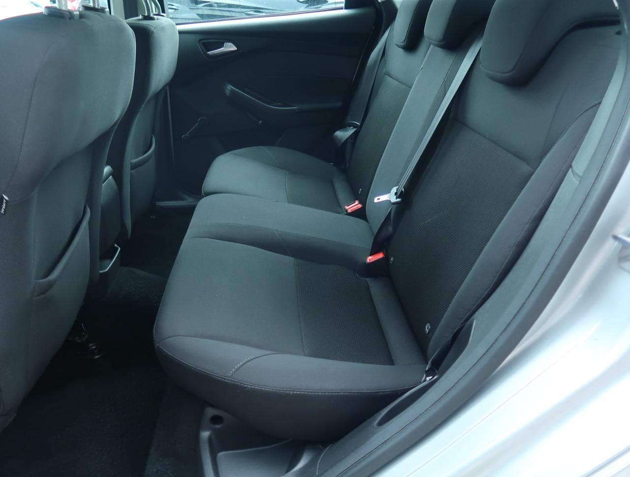 2018 Ford FOCUS - 27