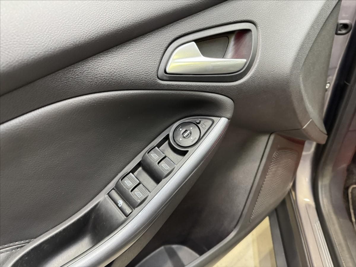 2013 Ford FOCUS - 12