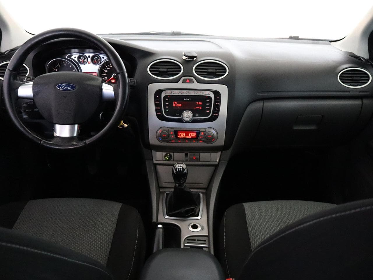 2010 Ford FOCUS - 9