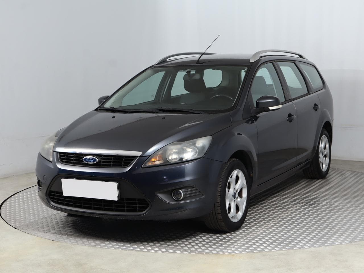 2010 Ford FOCUS - 3