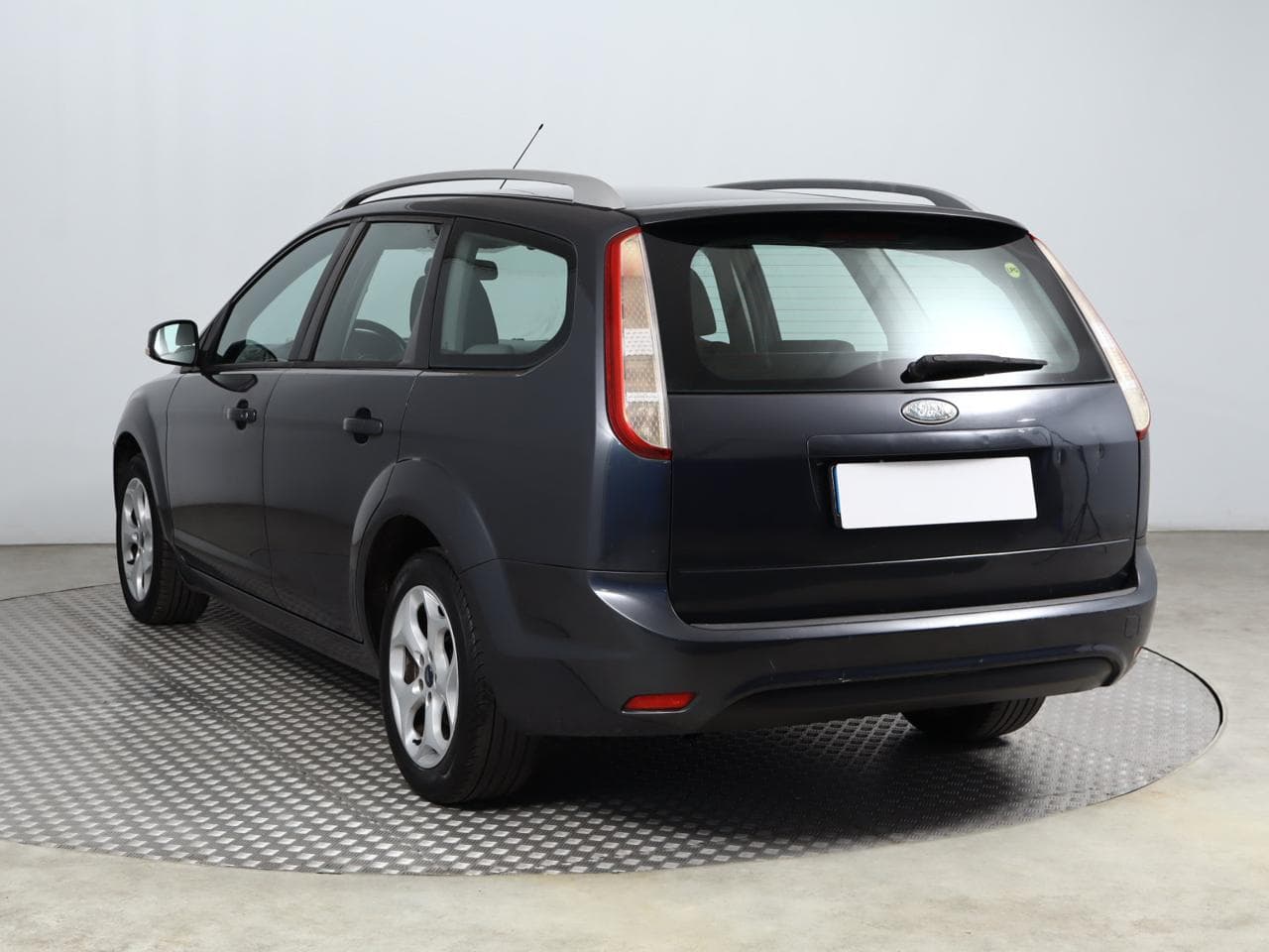 2010 Ford FOCUS - 5