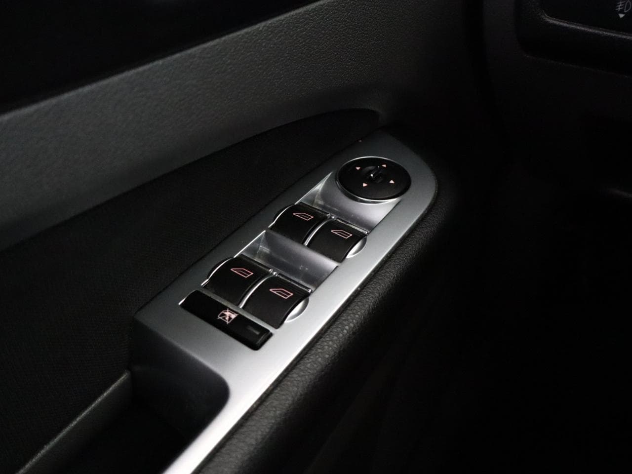 2010 Ford FOCUS - 18
