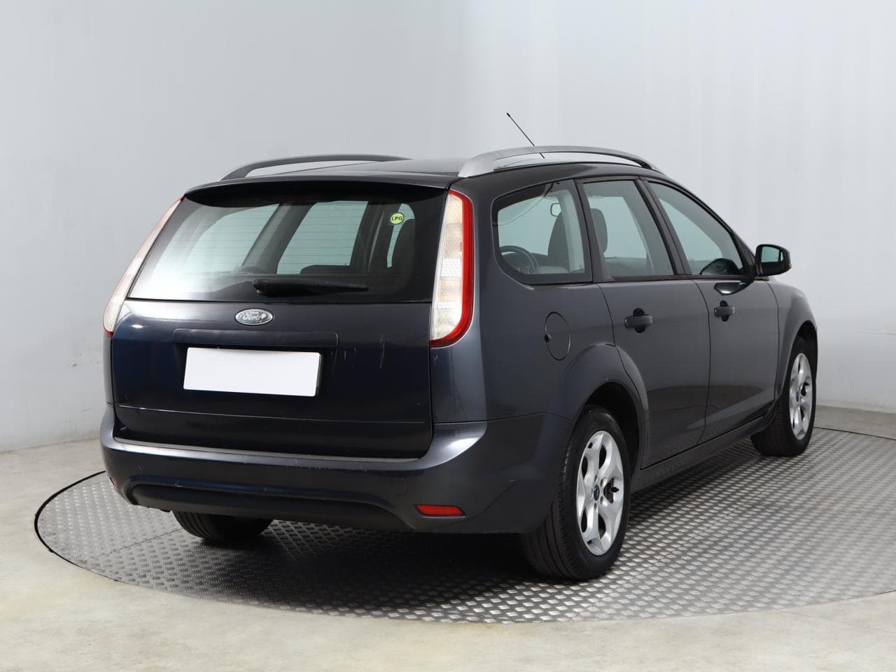 2010 Ford FOCUS - 7
