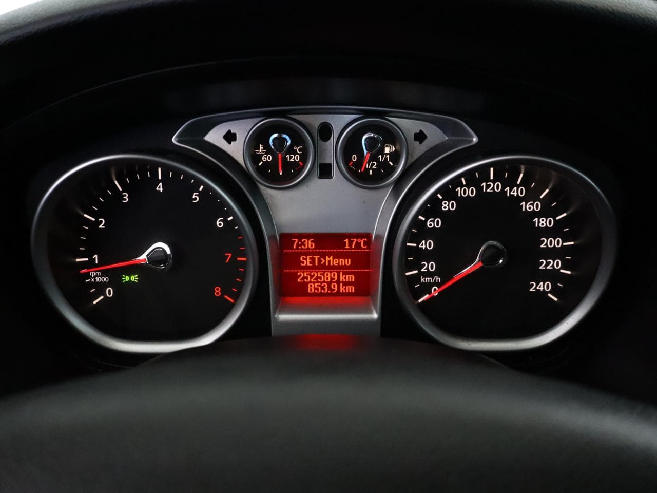 2010 Ford FOCUS - 14
