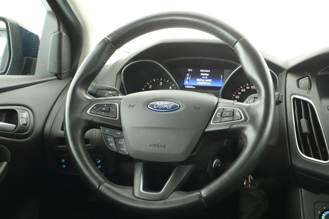 2015 Ford FOCUS - 27