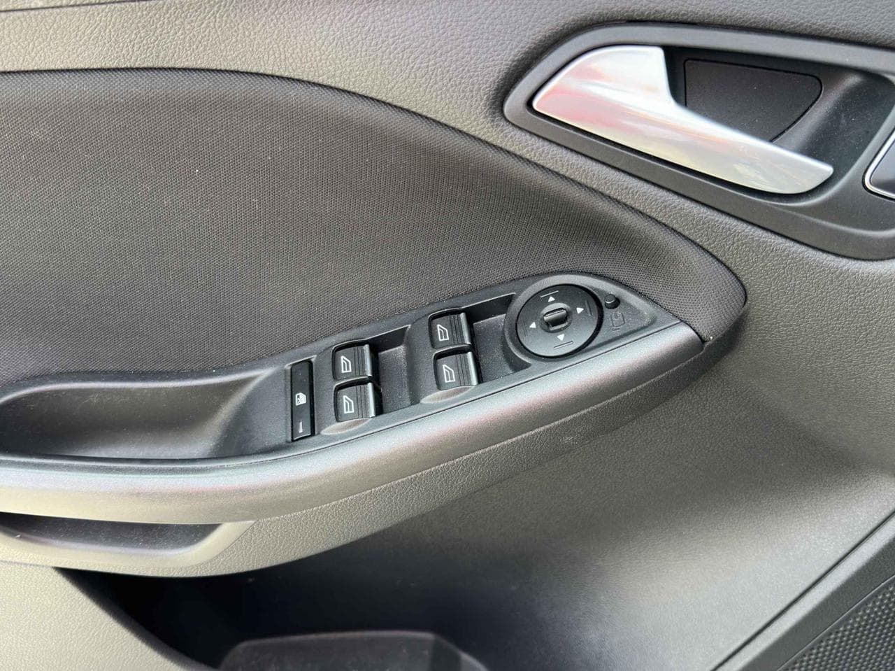 2017 Ford FOCUS - 11