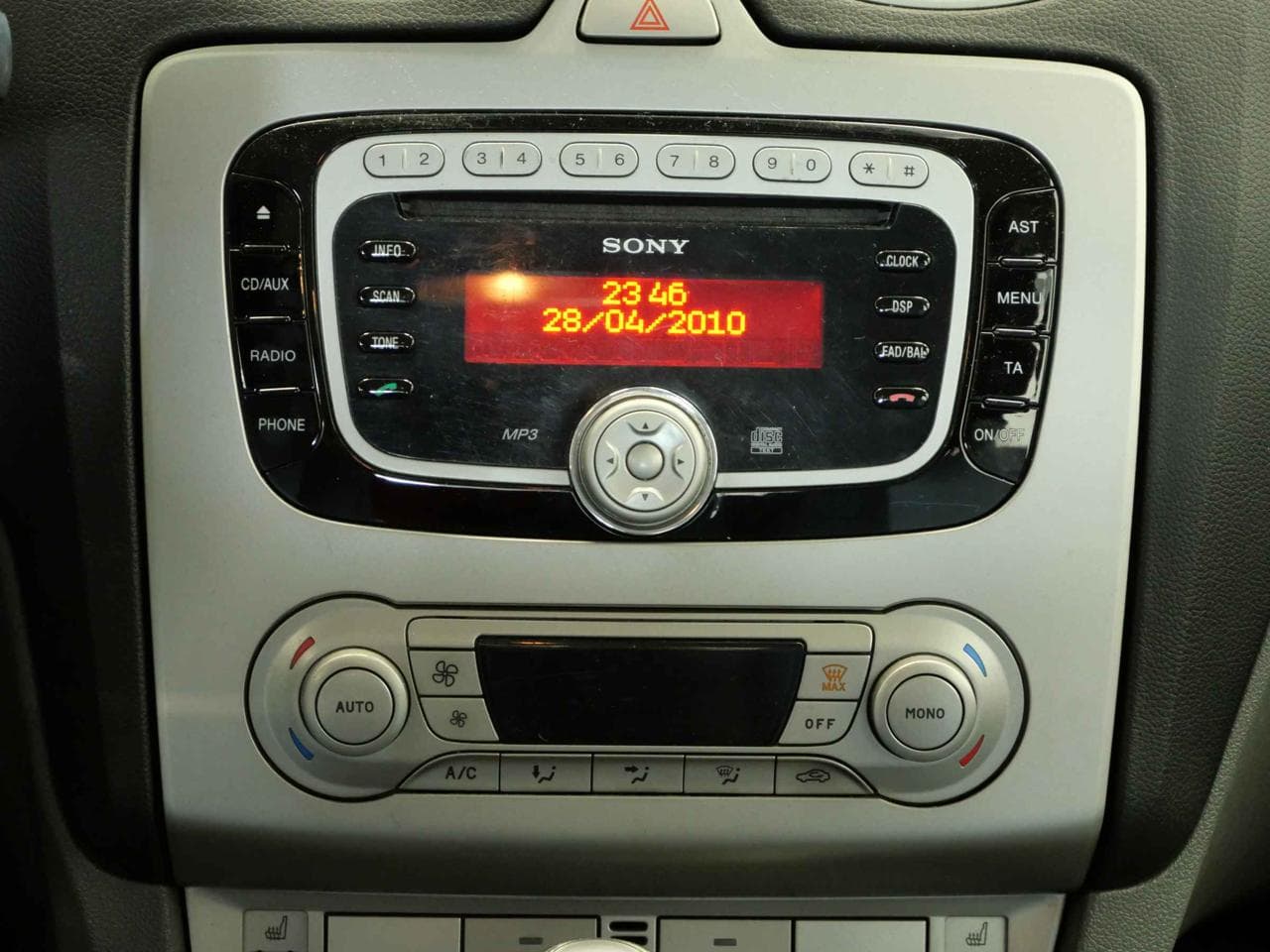 2010 Ford FOCUS - 17