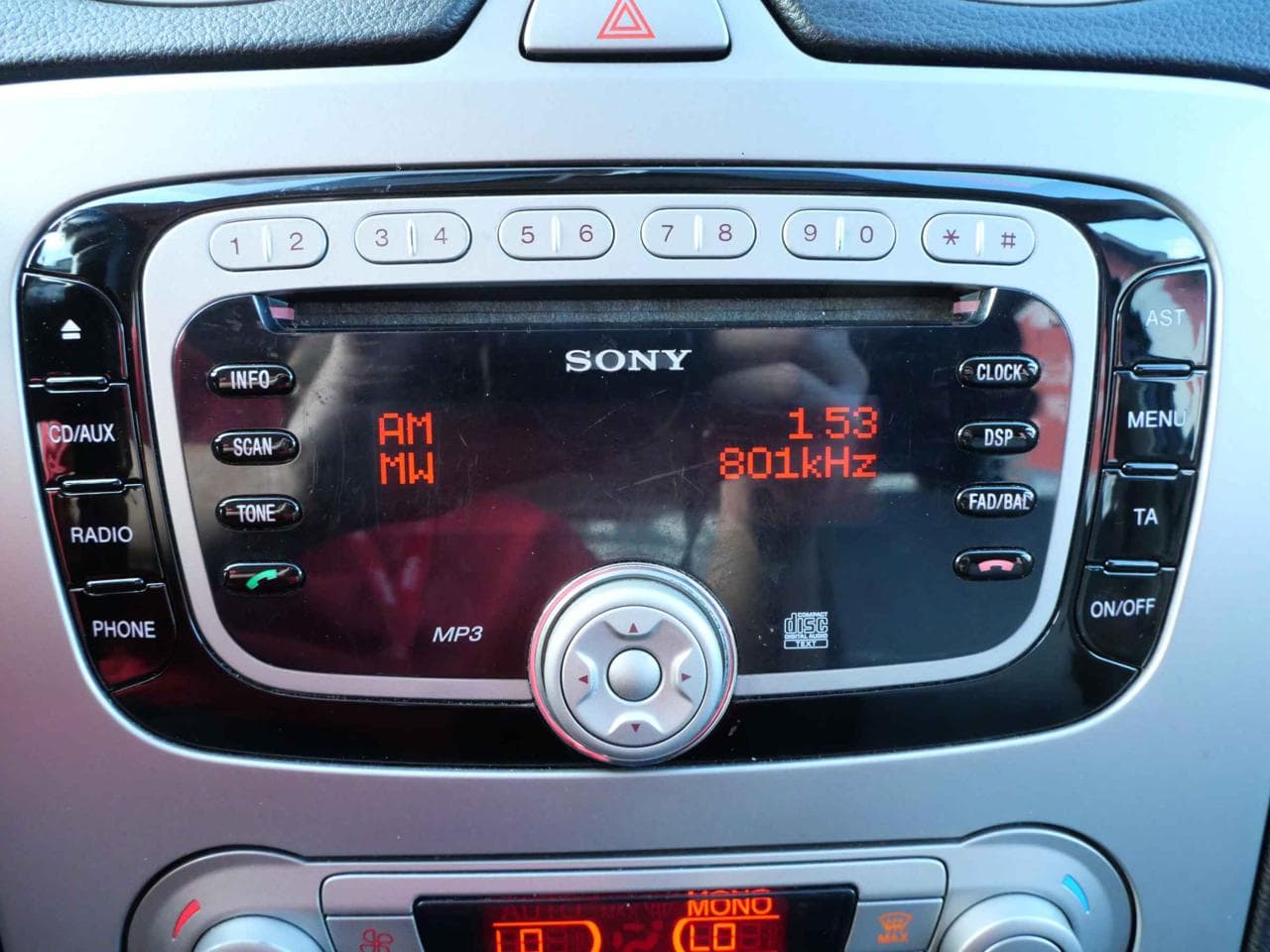 2010 Ford FOCUS - 28