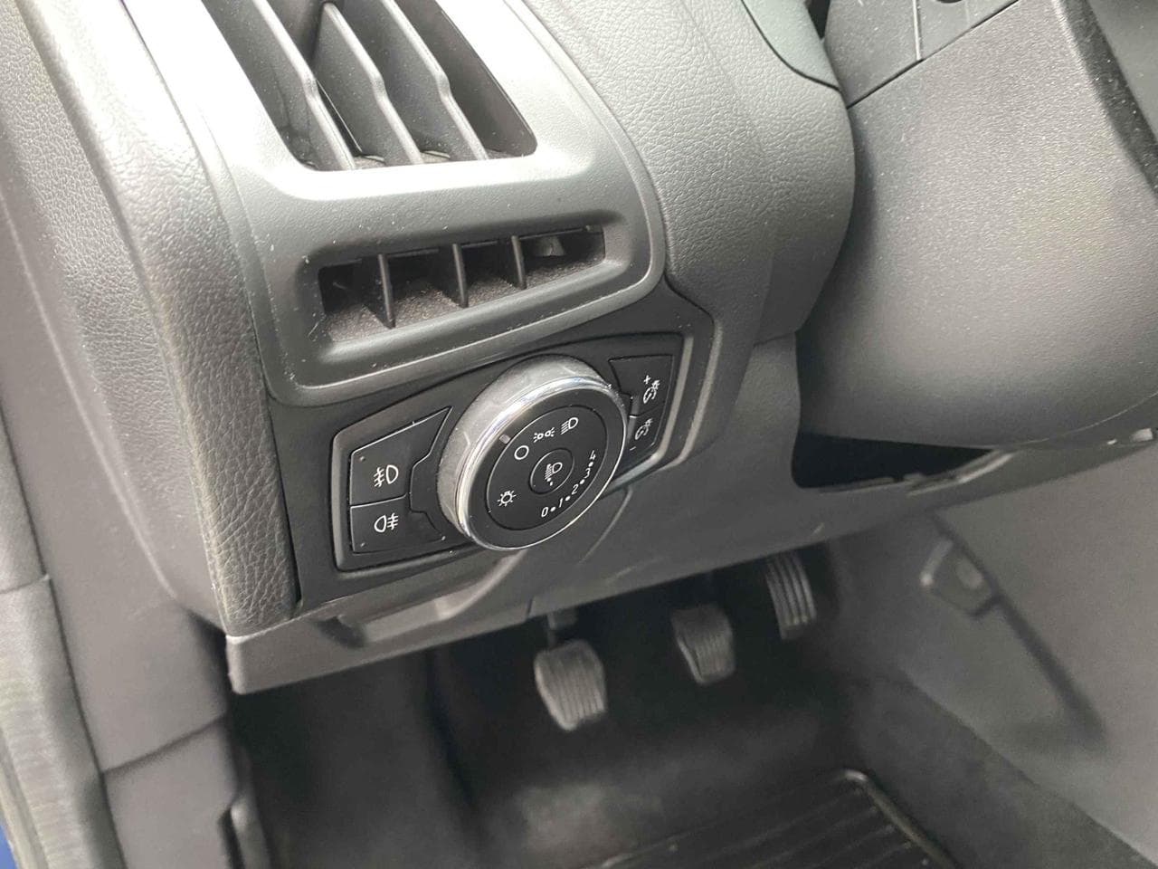 2012 Ford FOCUS - 24
