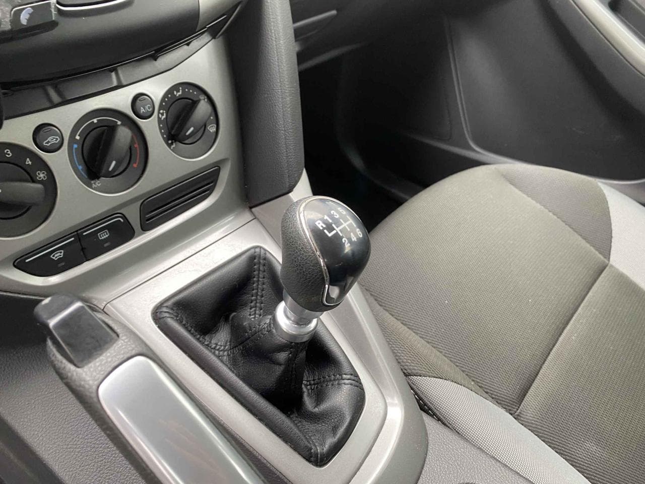 2012 Ford FOCUS - 26