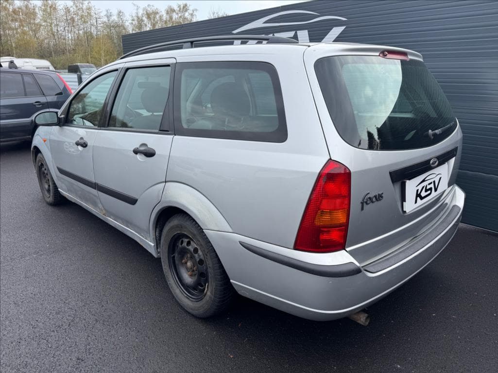 2003 Ford FOCUS - 8