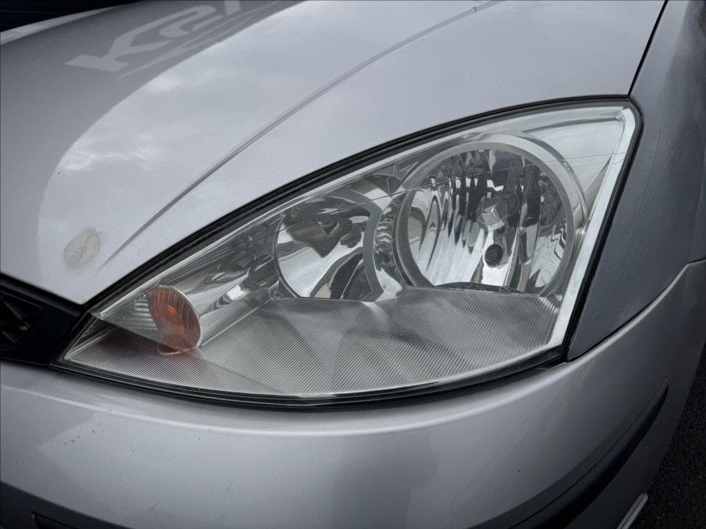 2003 Ford FOCUS - 24