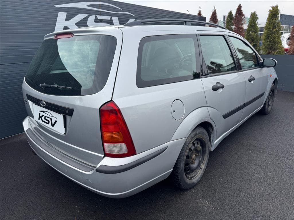 2003 Ford FOCUS - 6