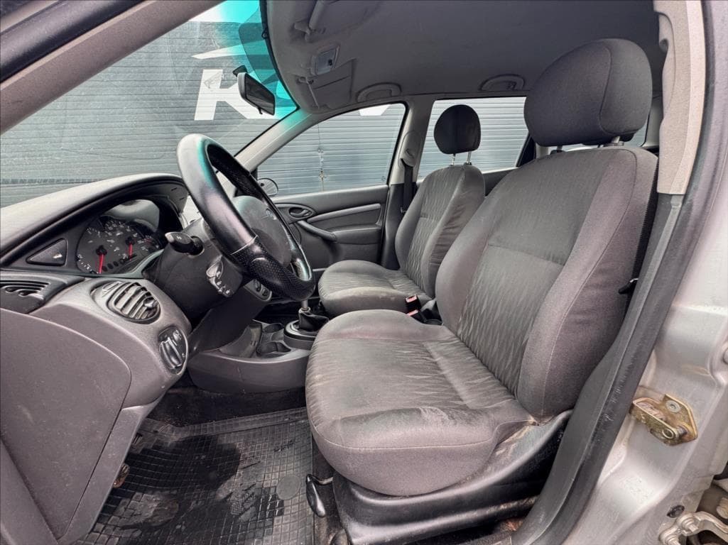 2003 Ford FOCUS - 11