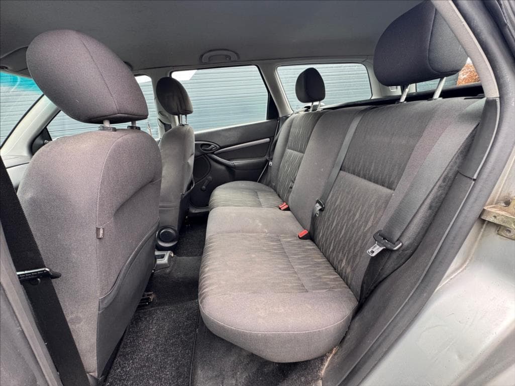 2003 Ford FOCUS - 22