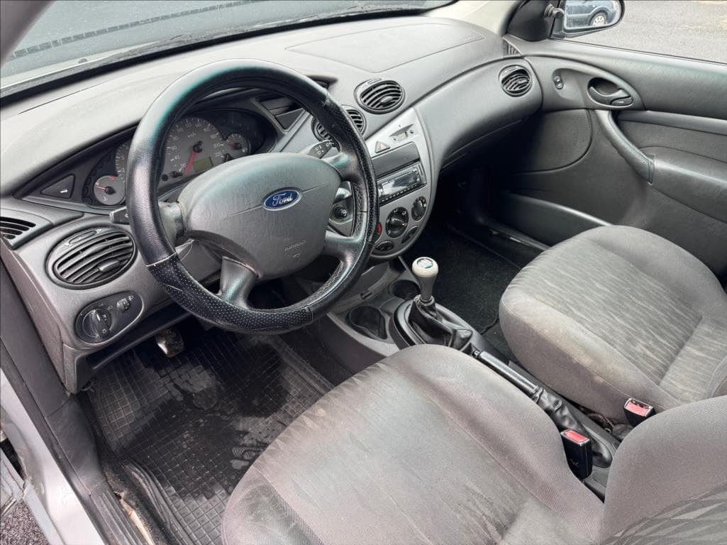 2003 Ford FOCUS - 12