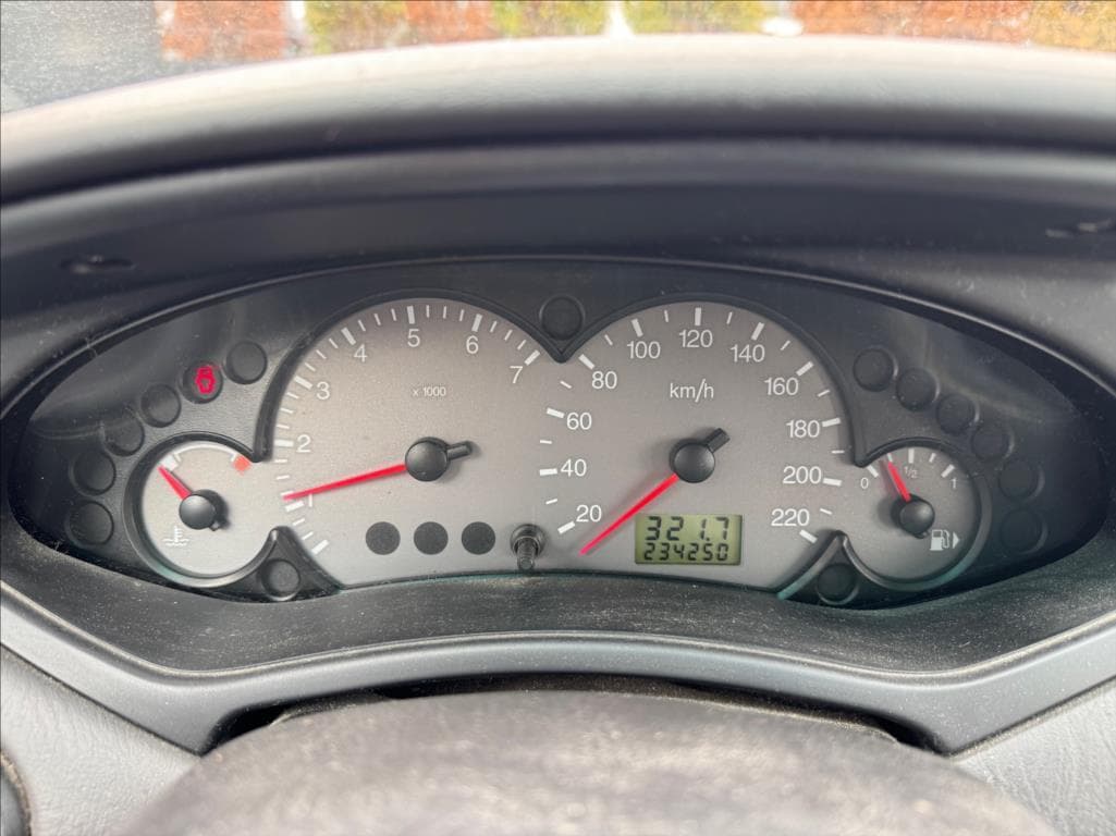 2003 Ford FOCUS - 15