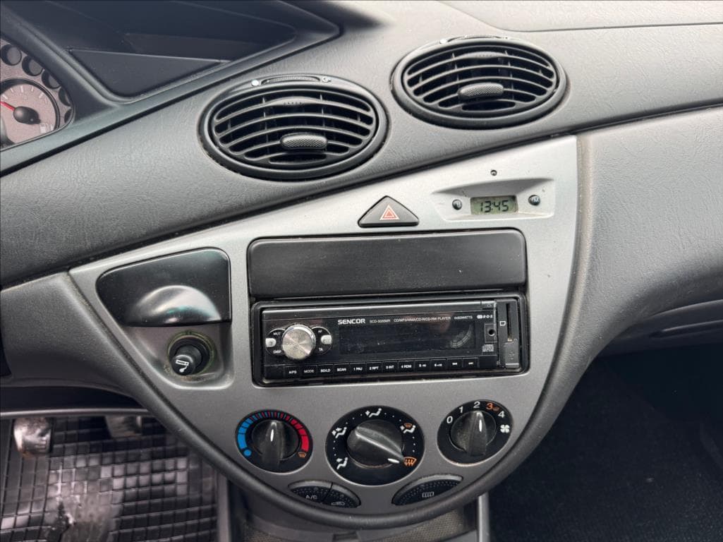 2003 Ford FOCUS - 17