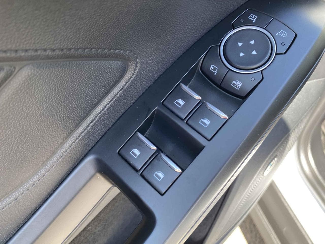 2018 Ford FOCUS - 23