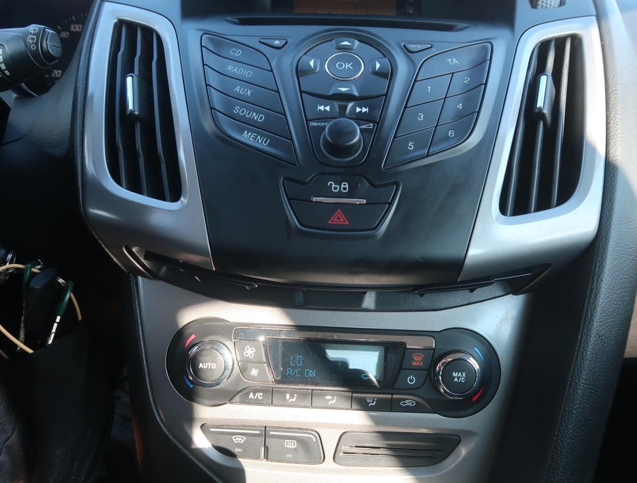 2011 Ford FOCUS - 24