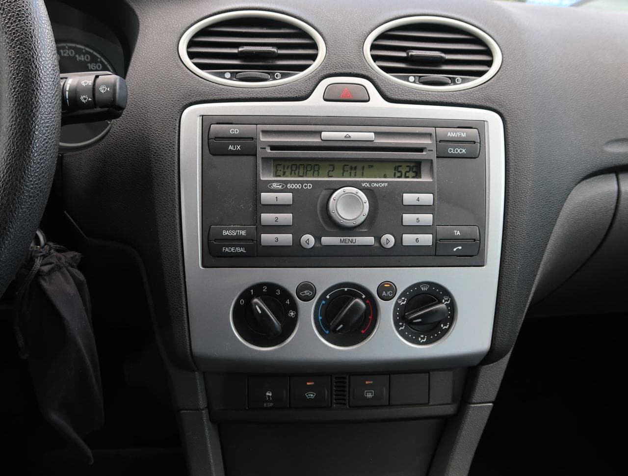 2006 Ford FOCUS - 30