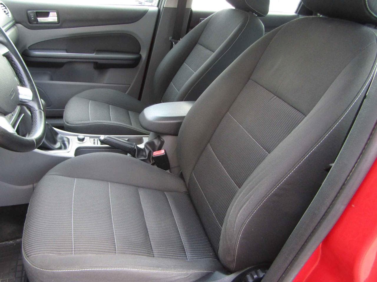 2008 Ford FOCUS - 16