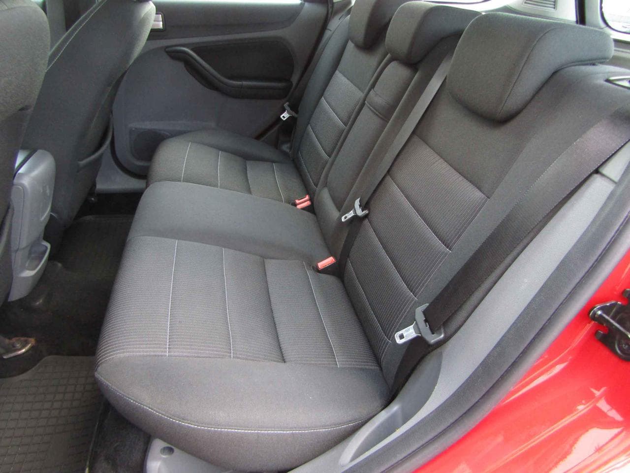 2008 Ford FOCUS - 18