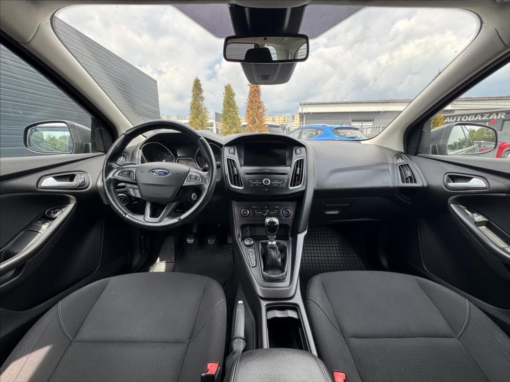 2017 Ford FOCUS - 26