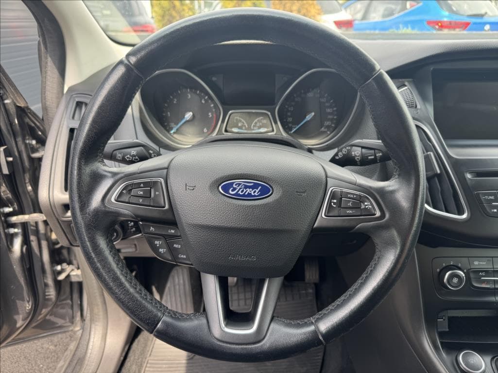 2017 Ford FOCUS - 30