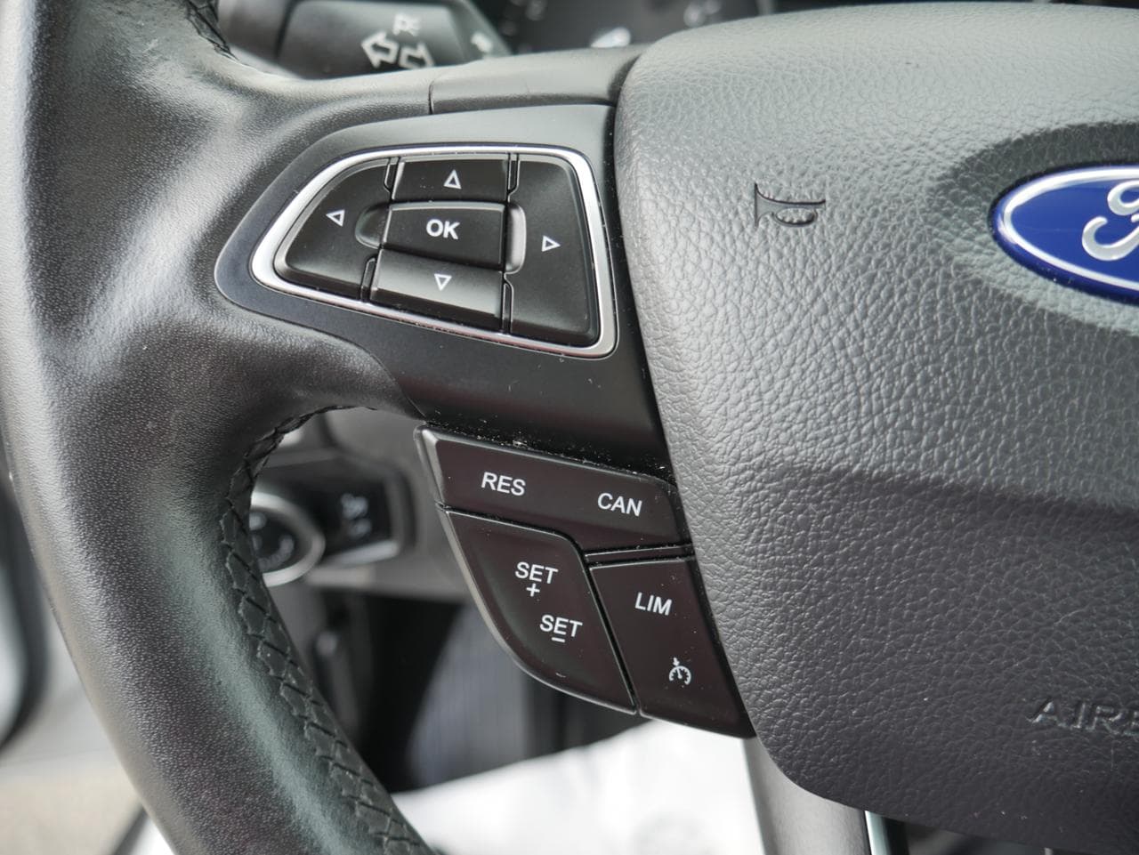 2017 Ford FOCUS - 17