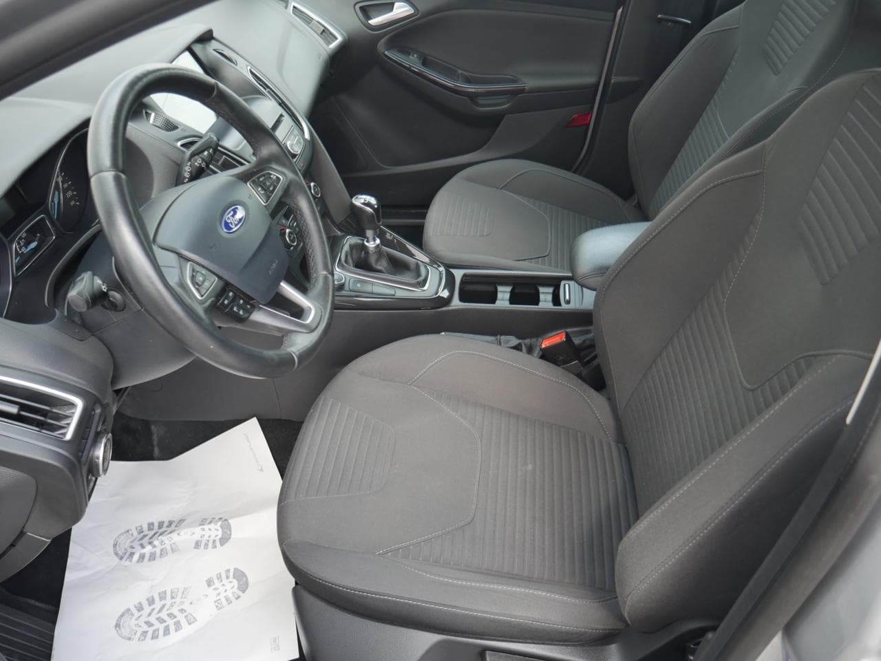 2017 Ford FOCUS - 13