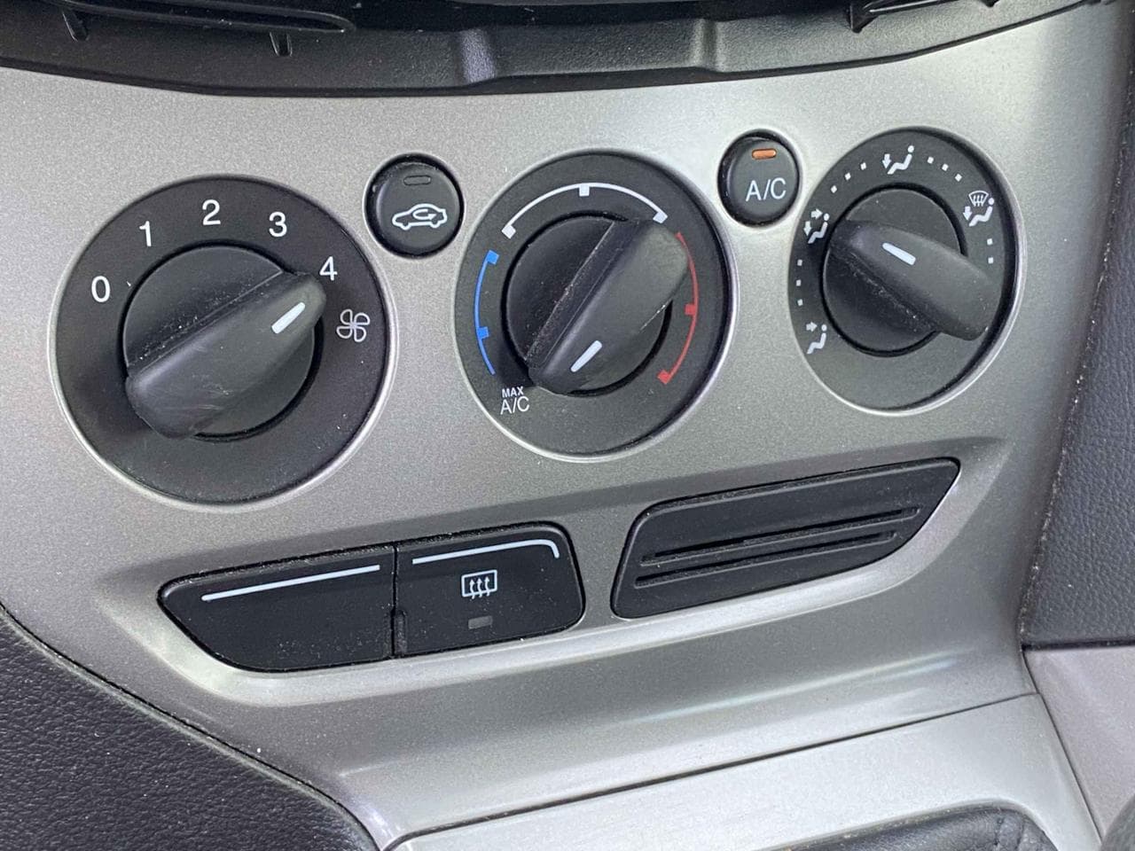 2013 Ford FOCUS - 24