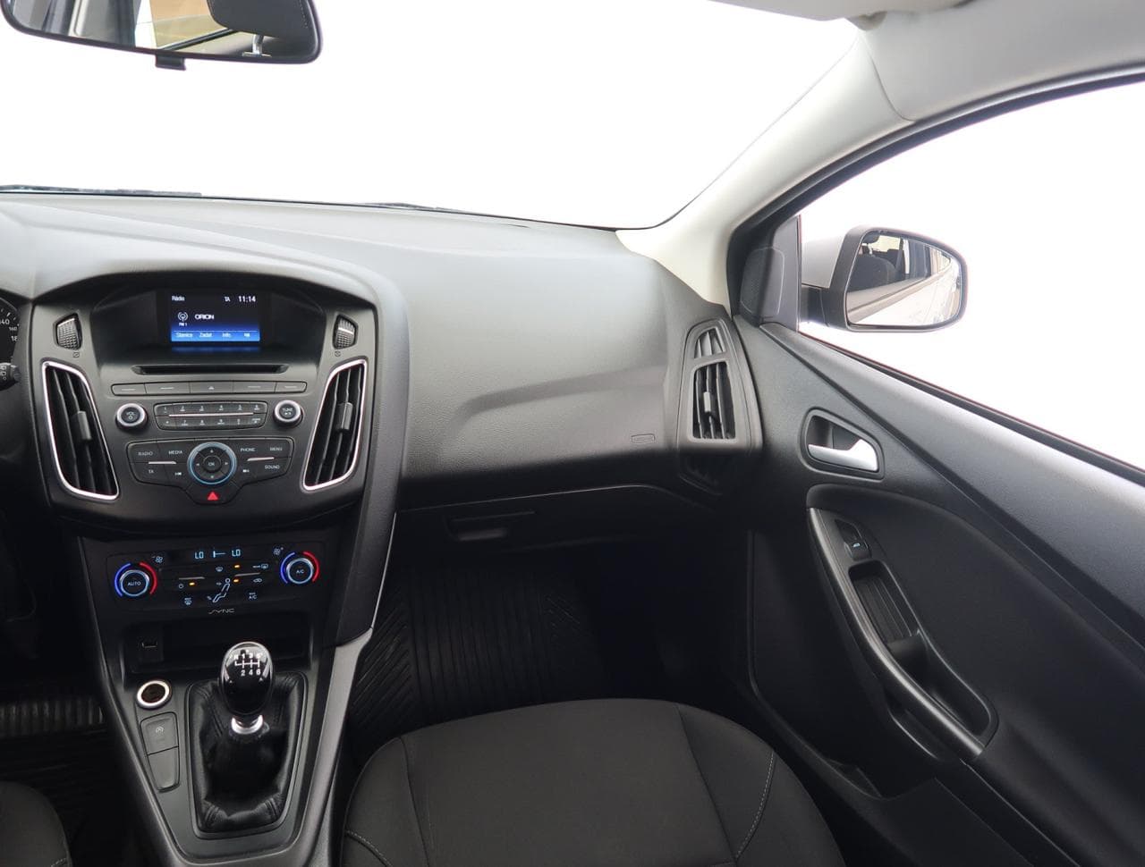 2015 Ford FOCUS - 18