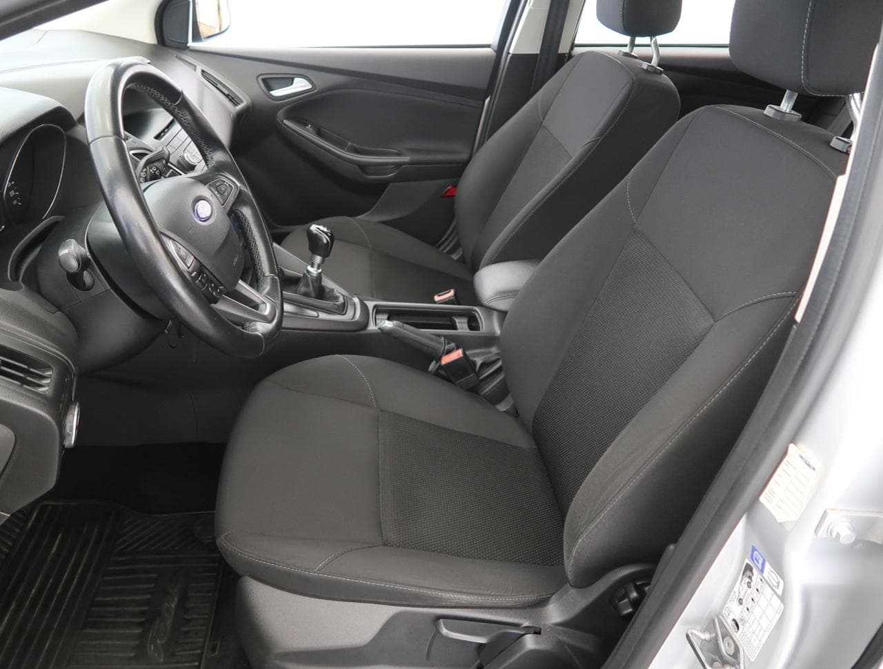 2015 Ford FOCUS - 28