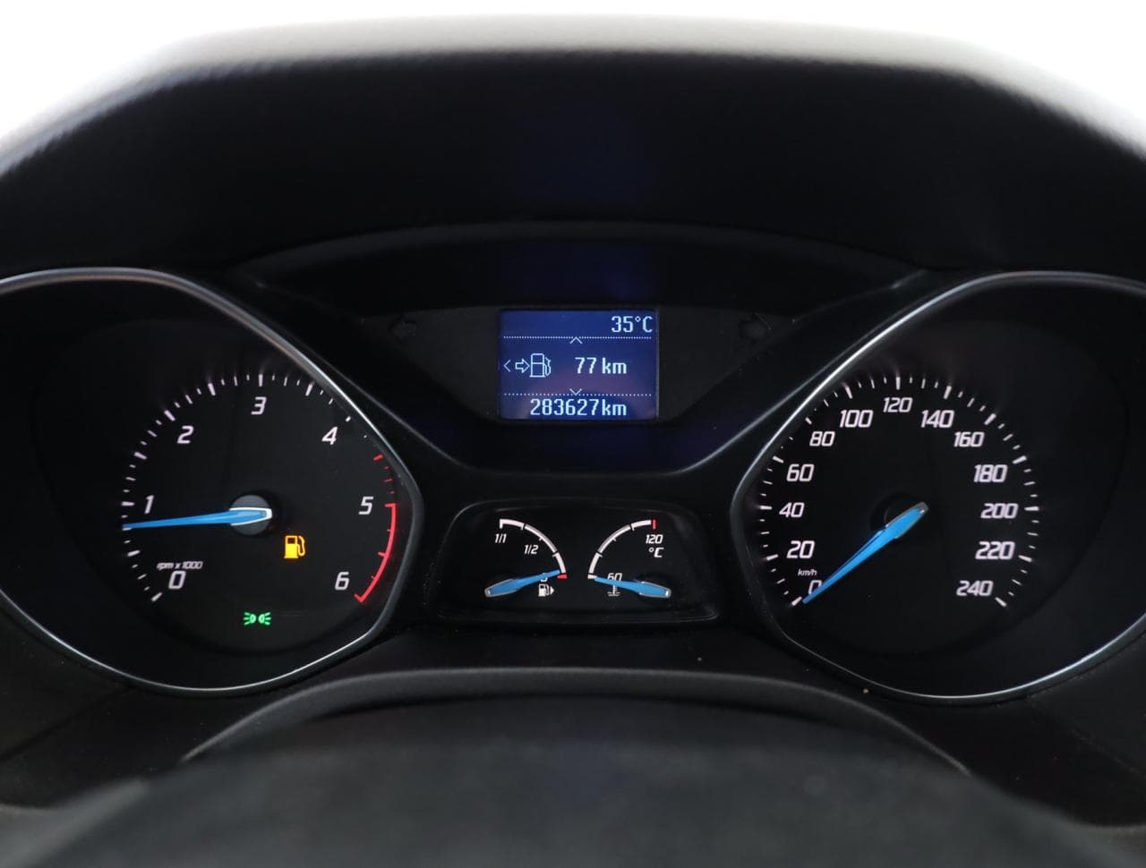 2011 Ford FOCUS - 28