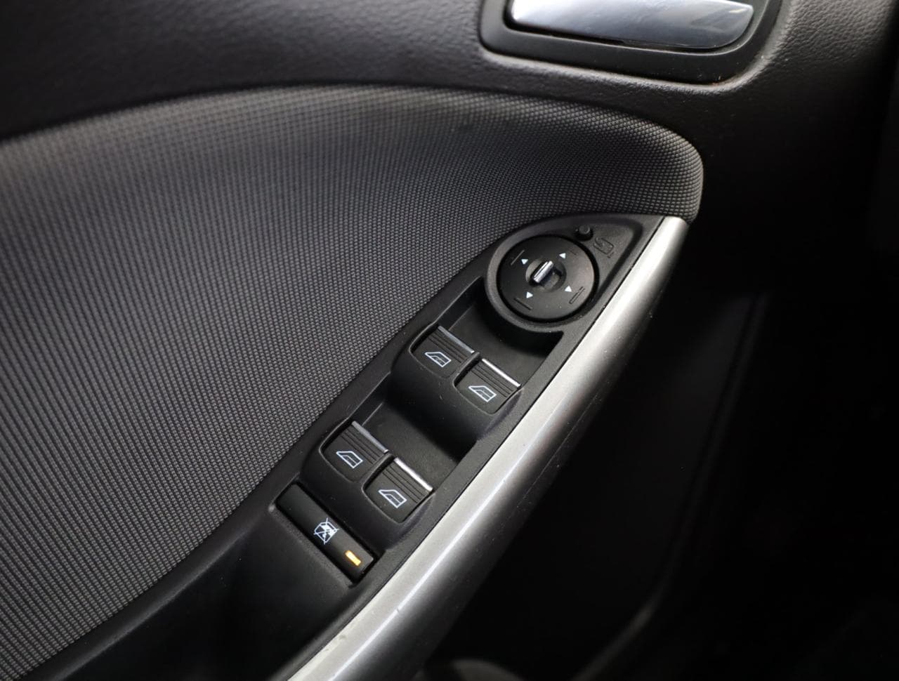 2011 Ford FOCUS - 38