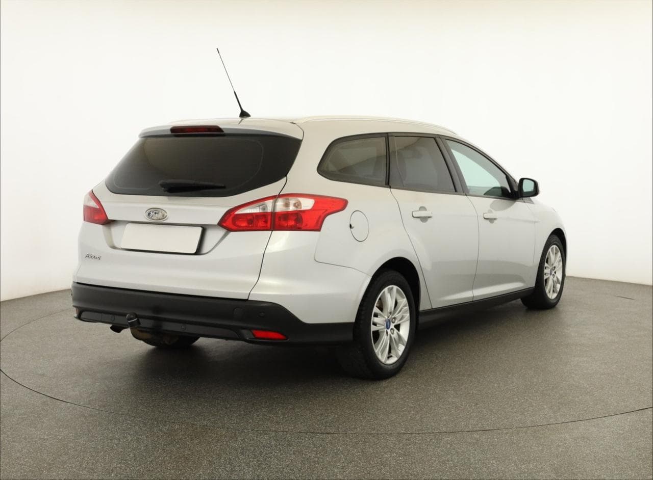 2011 Ford FOCUS - 12