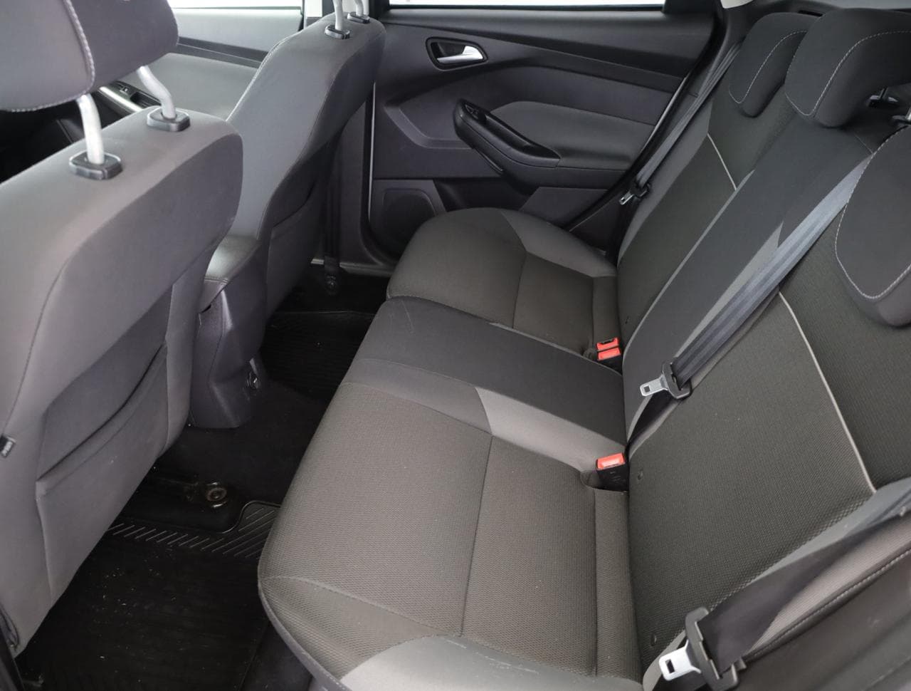 2011 Ford FOCUS - 22