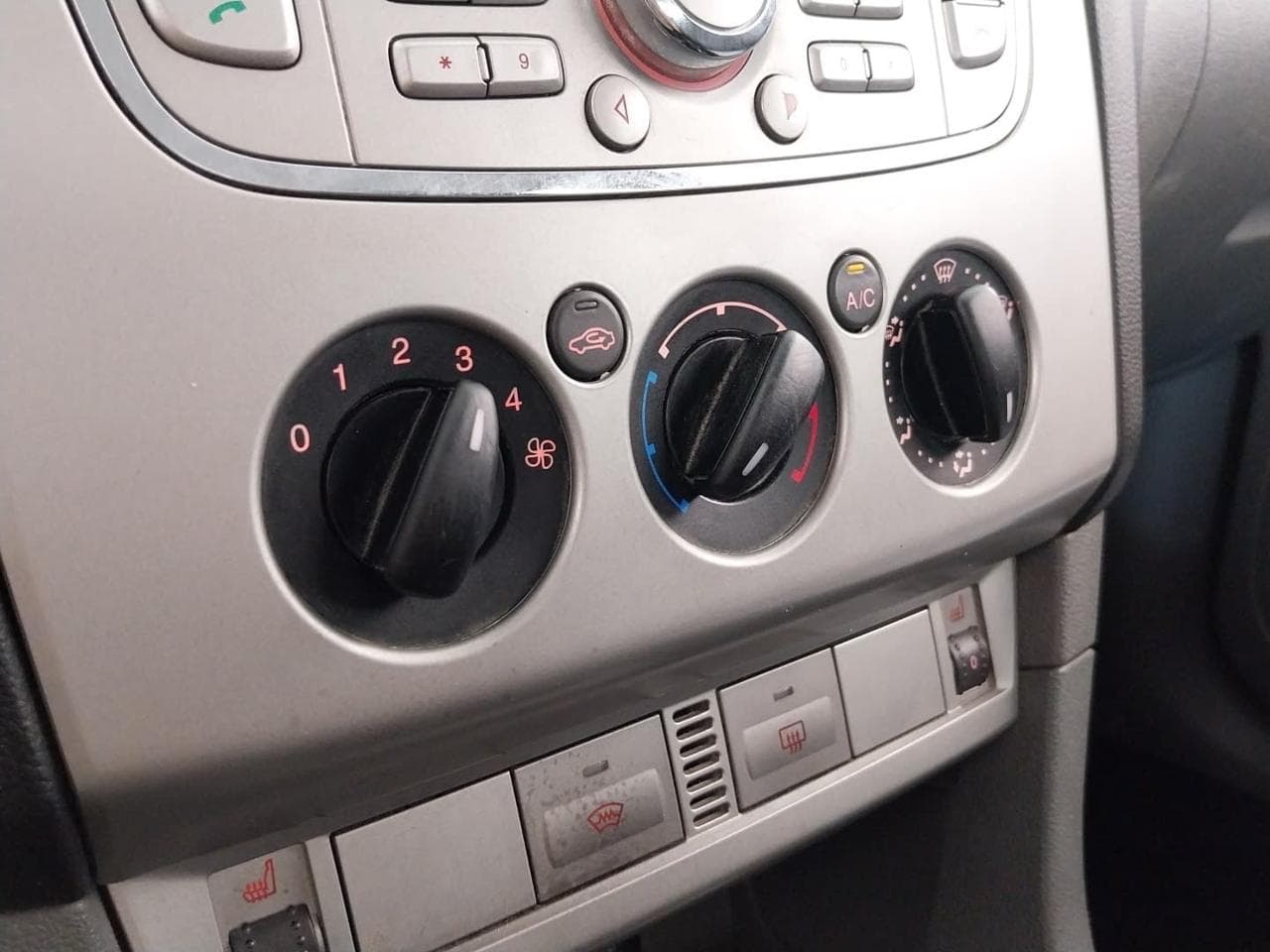 2008 Ford FOCUS - 19